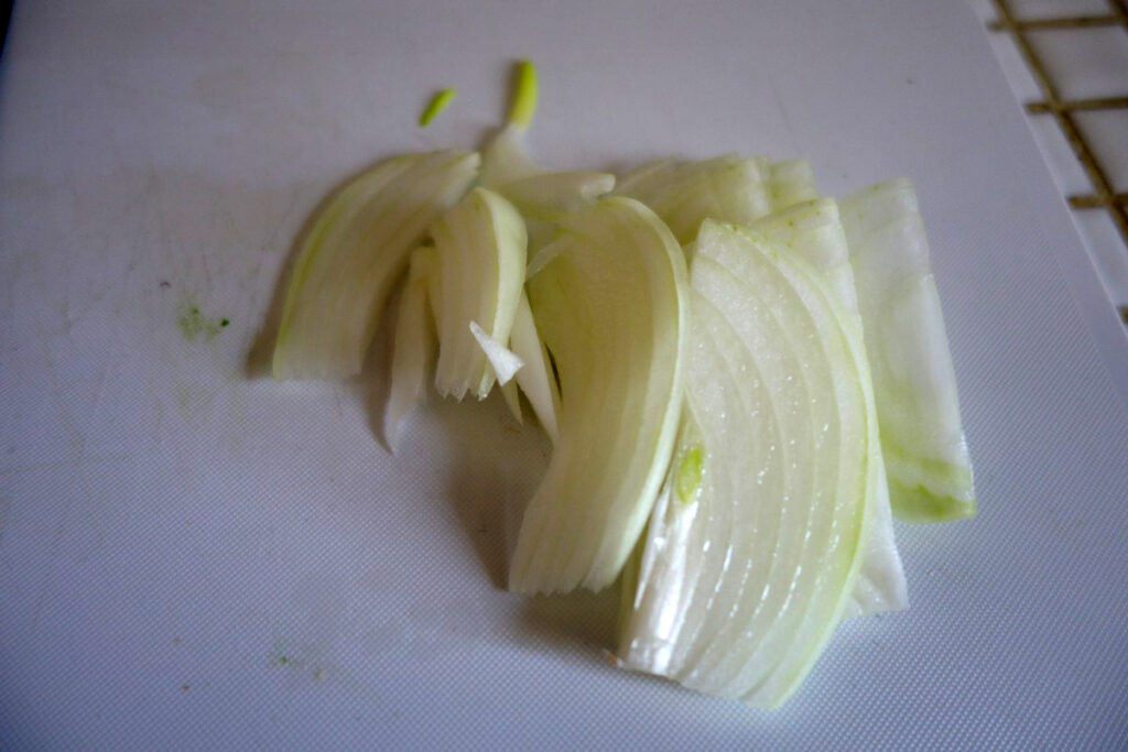 旅パスタ_信濃大町②：菜の花オイルと地元名物の油揚げで蕎麦スパゲッティを作ってみた