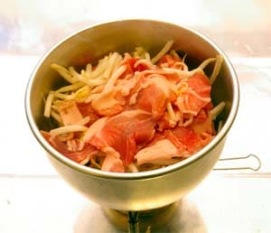 【キャンプ飯】森ごはんレシピ：豚肉もやし鍋