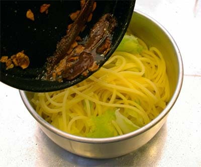 【キャンプ飯】春キャベツのアンチョビ・スパゲッティ