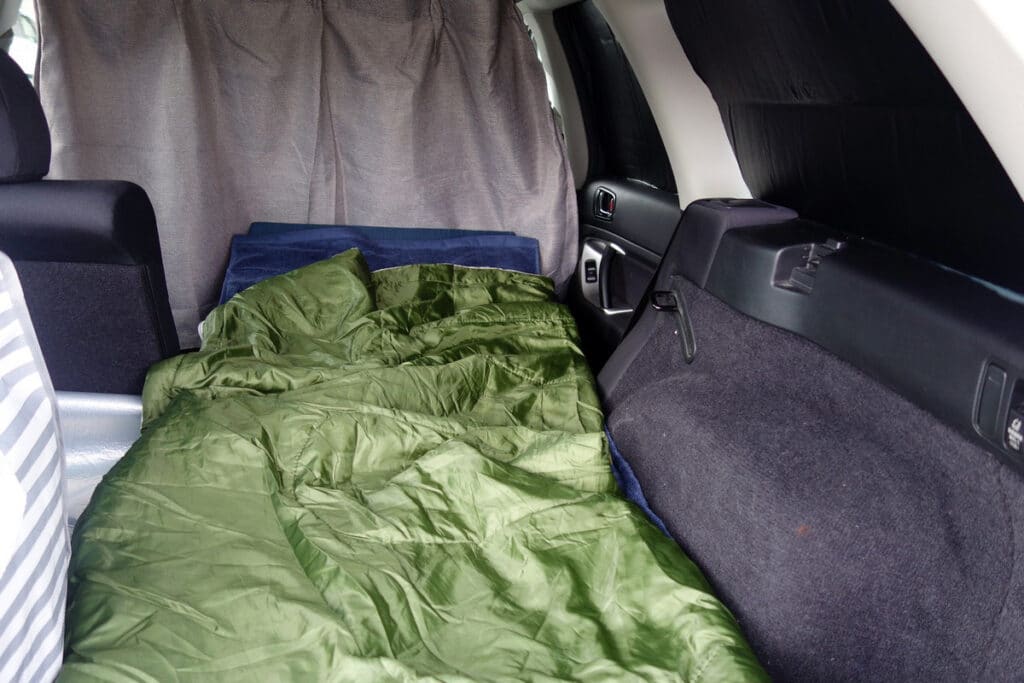【レガシィで車中泊】寝床をつくる～ベッドではなくマットで快適に眠る方法